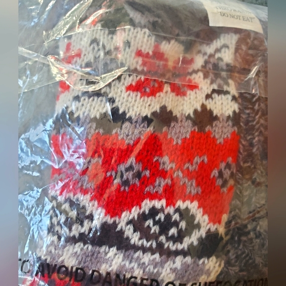 MUK LUKS Women's Cabin Sock, Large/XL, Red, Black, White, Grey - Picture 4 of 4